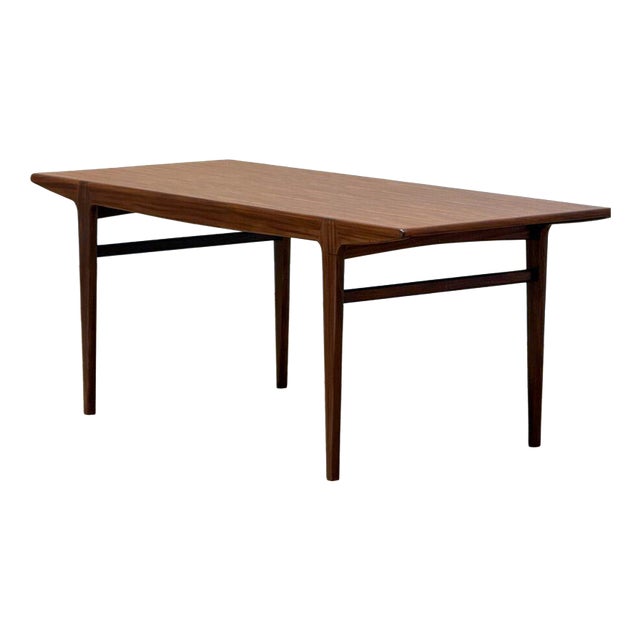 Mid-Century Modern Dining Table For Sale