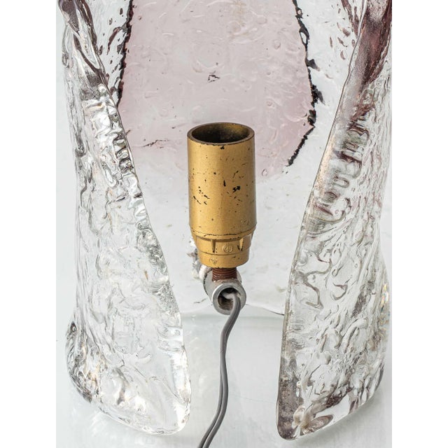 Mauve Sculptural Hand-Blown Glass Table Lamp in the style of Murano, 1970s For Sale - Image 8 of 14