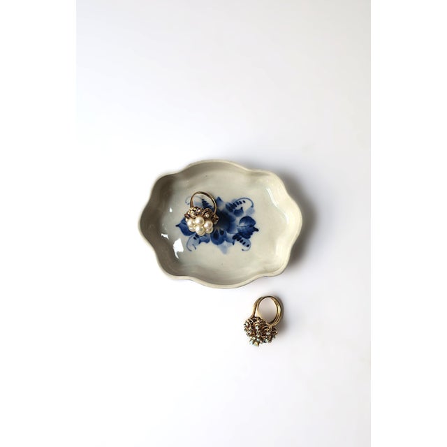 Antique White Blue and White Jewelry Dish For Sale - Image 8 of 10
