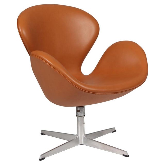 Tan Swan Swivel Chair attributed to Arne Jacobsen for Fritz Hansen, Denmark, 1960s For Sale - Image 8 of 8