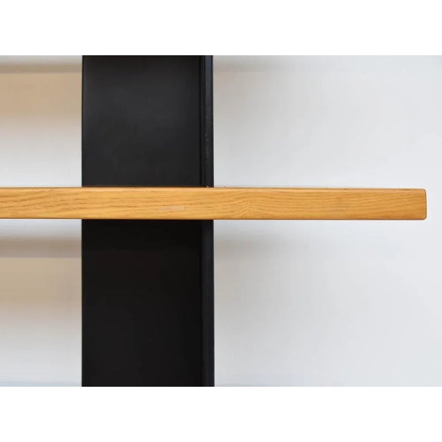 Wood Modernist Foltern Shelves with Brackets in Black Steel Sheet attributed to Charlotte Perriand, 1970s For Sale - Image 7 of 9