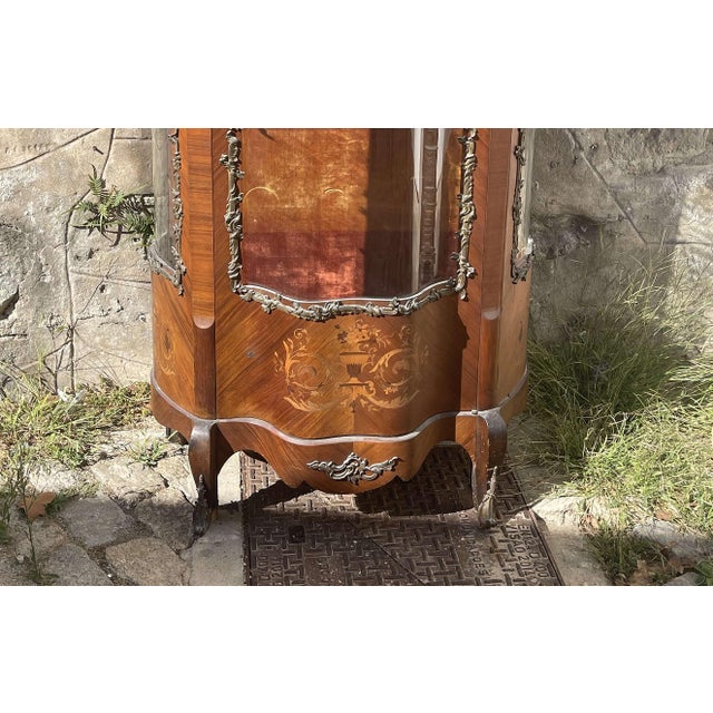 French Louis XV Style Display Case, 19th Century For Sale - Image 4 of 8