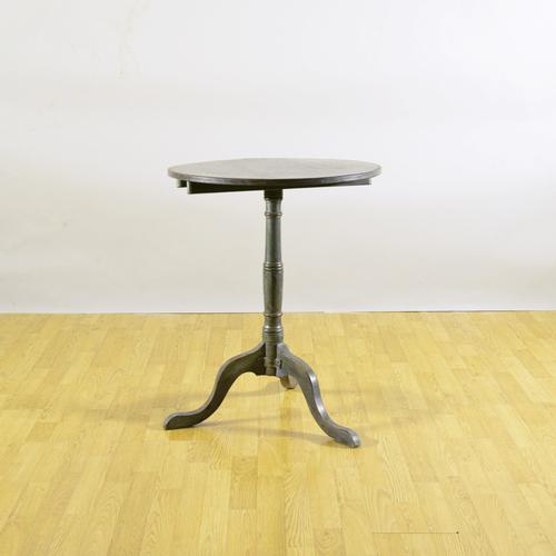 Round Tripod Coffee Table, 1900s For Sale - Image 3 of 9
