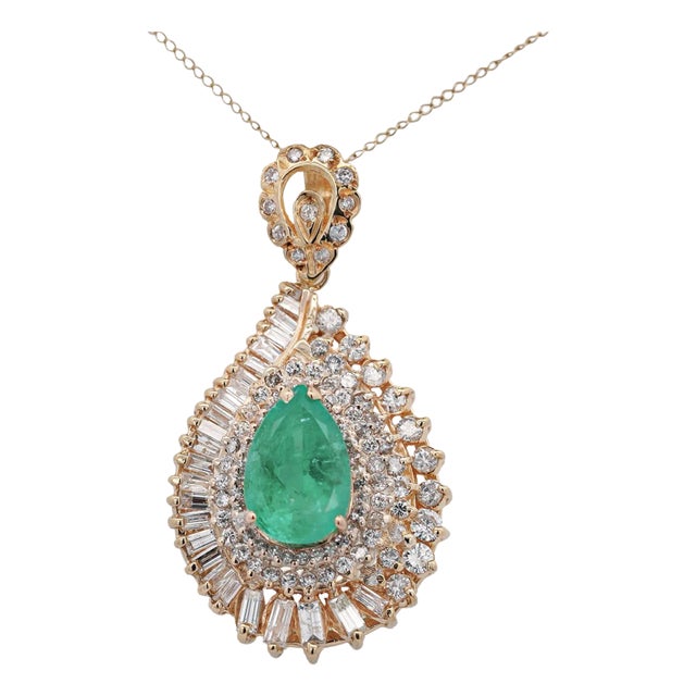 4.5 Carat Pear Cut Colombian Emerald & Diamond 18k Gold Pendant Necklace For Sale