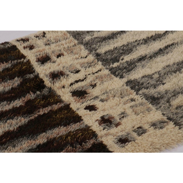 1960s Vintage Swedish Rya Rug With Gray and Beige Geometric Spire Design - Rug & Kilim For Sale - Image 5 of 9
