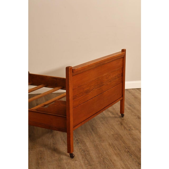 Early 20th Century Antique American Victorian Oak Full Size High Back Bed For Sale - Image 5 of 18