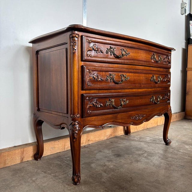 ✓ unique charisma ✓ practical size & shape ✓ highlight in every room dimensions:w: 110 cm h: 83 cm d: 54 cm article:...