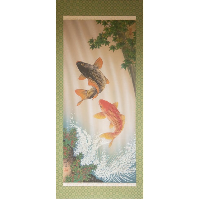 Beautiful Japanese printed silk scroll after the painting "Carps" by Shinyū. Signed: “Shinyū” (心友). White and gold paper...