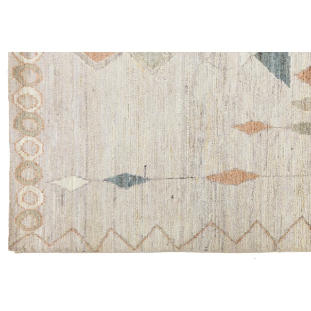 2020s Modern Moroccan Tribal Hand-Knotted Wool Area Rug - Geometric Diamond Neutral For Sale - Image 5 of 8