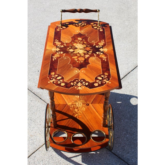 Wood Italian Tea Cart - Mid-Century Sorrento-Style Marquetry Inlaid Wood & Brass Rolling Bar Cart - Made in Italy For Sale - Image 7 of 18