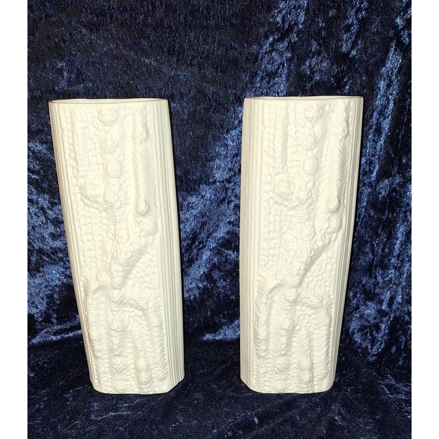 Rosenthal Vintage White Bisque Porcelain Flower Vases by Martin Freyer for Rosenthal, 1970s, Set of 2 For Sale - Image 4 of 7