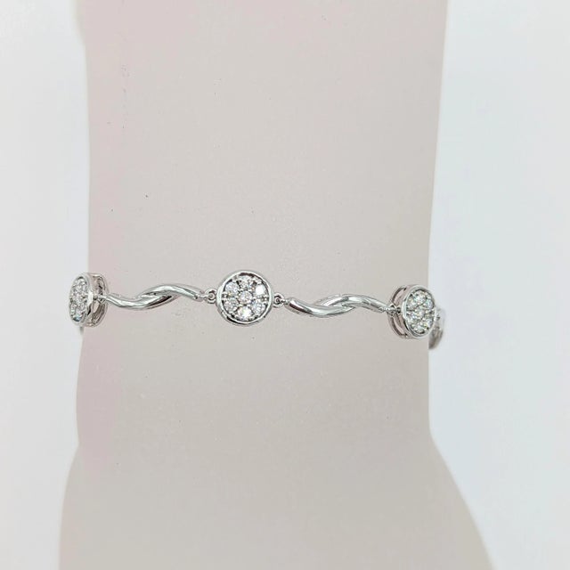 Contemporary White Diamond Bezel Cluster Bracelet in 14K White Gold For Sale - Image 3 of 6