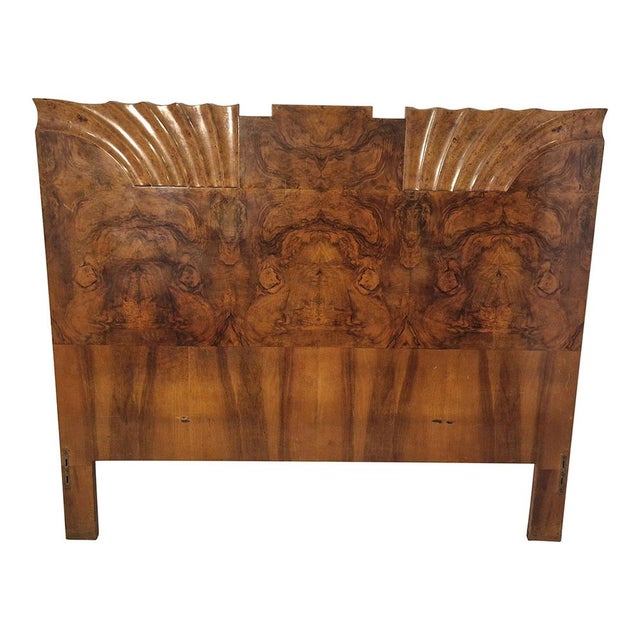 Art Deco bed in walnut and walnut root Headboard dimensions (lxwxh) cm 170 x 4 x 145 Footboard dimensions (lxwxh) cm 170 x...