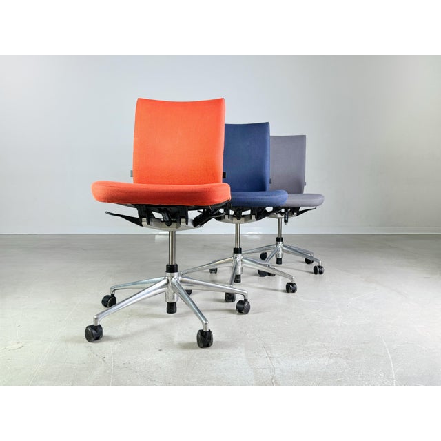 We offer beautiful used office chairs in a total of four different colors (red, grey, blue, black) from Vitra for sale....