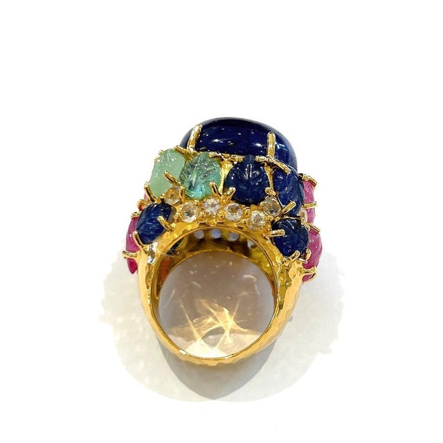 Bochic “Orient” Sapphire, Emerald & Ruby Cocktail Ring Set in 18k Gold & Silver Size 5 For Sale - Image 4 of 6