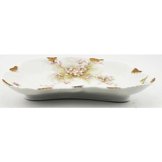 Victorian Set of 10 Limoges Schleiger 146a by Haviland Fine Porcelain Curved Dishes For Sale - Image 3 of 5