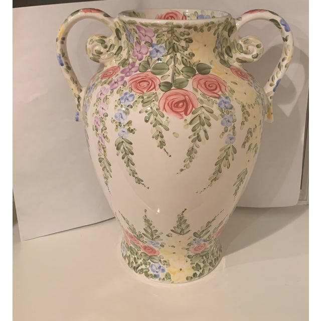 Ceramic 1980s Tabletops Unlimited English Garden by Don Swanson Hand Painted Double Handle Vase For Sale - Image 7 of 12
