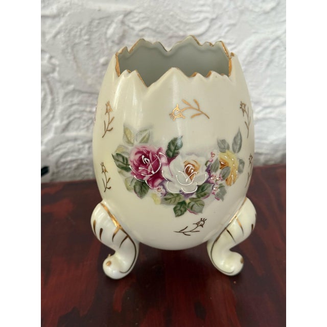 Capodimonte Mid Century Japanese Porcelain Cracked Egg Vase With Roses For Sale - Image 4 of 4