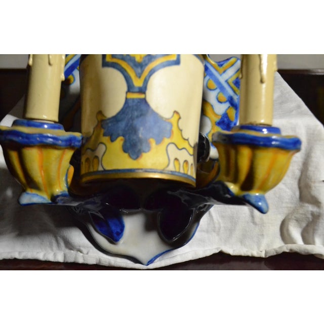 Vintage Mediterranean Portuguese Fábrica Sant'Anna Hand-Painted Ceramic Sconces - Pair For Sale - Image 4 of 6