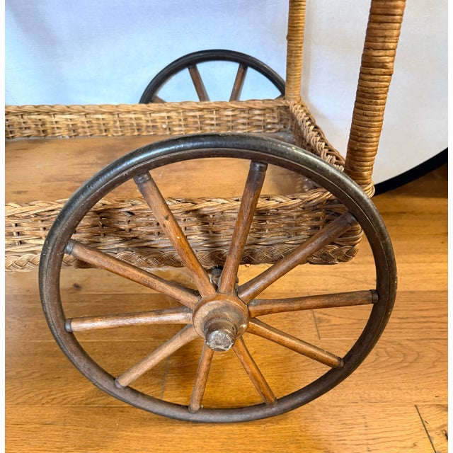 Heywood-Wakefield Heywood Wakefield Wicker Rolling Bar Cart Tea Cart With Removable Glass Tray For Sale - Image 4 of 9