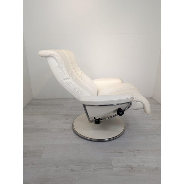 Norwegian Recliner from Ekornes Stressless For Sale - Image 17 of 18