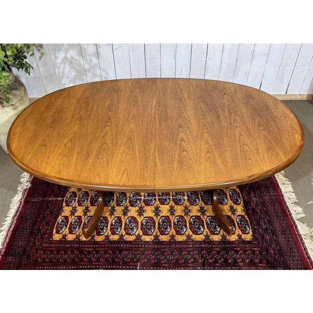 Oval Teak Table with a Butterfly Extension from G-Plan, 1970s For Sale - Image 4 of 18