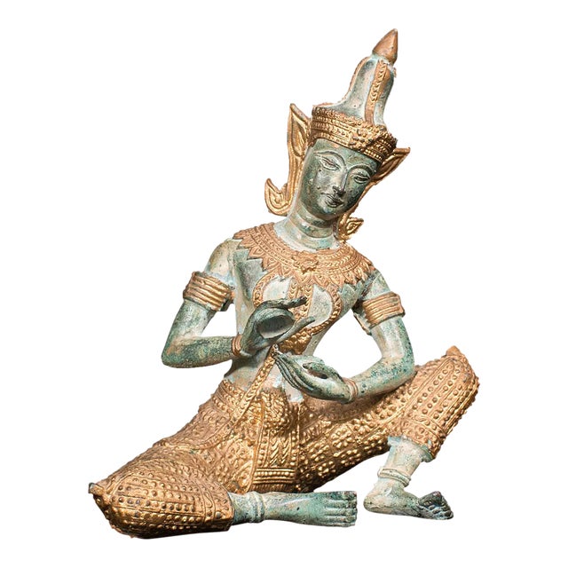 1940s Vintage Art Deco Decorative Figure For Sale