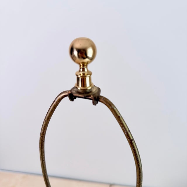 1980s Vintage Stiffel Cream Ceramic & Brass Table Lamp, Octagonal Form For Sale - Image 5 of 7