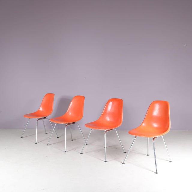 Orange Dining Chairs in Orange Fiberglass on Chrome Metal H-Bases by Charles & Ray Eames for Herman Miller, USA, 1960s, Set of 4 For Sale - Image 8 of 8