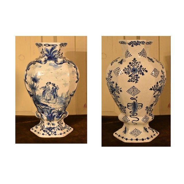 Traditional Blue and White Delft Bombe' Form Vase For Sale - Image 3 of 4