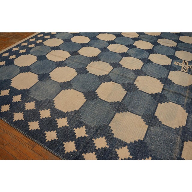 1930s Blue White Octagonal Antique Indian Cotton Dhurrie Rug 12'3" X 19' Flat Weave Cotton Carpet For Sale In New York - Image 6 of 17