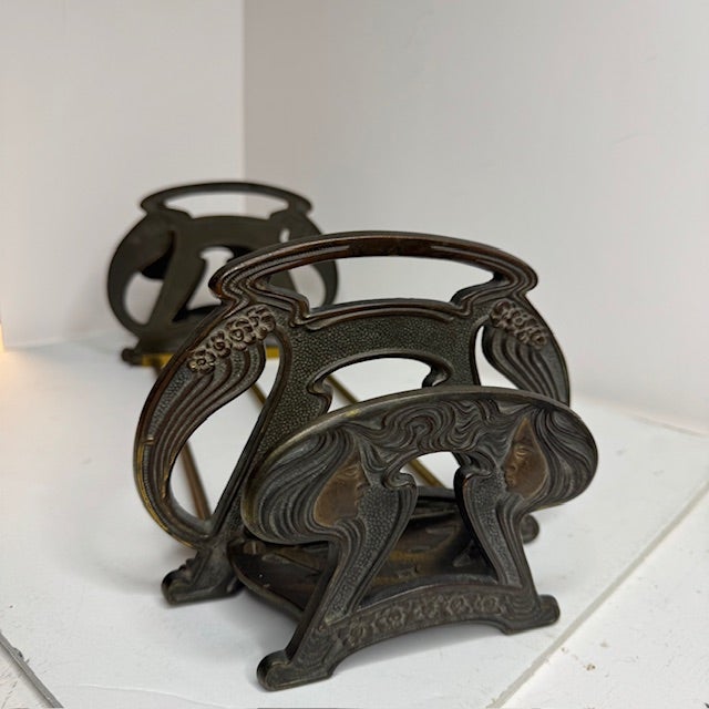 Early 20th Century Antique Art Nouveau Expandable Brass Book Rack With Figural Maiden Motifs, C. 1900 For Sale - Image 5 of 18