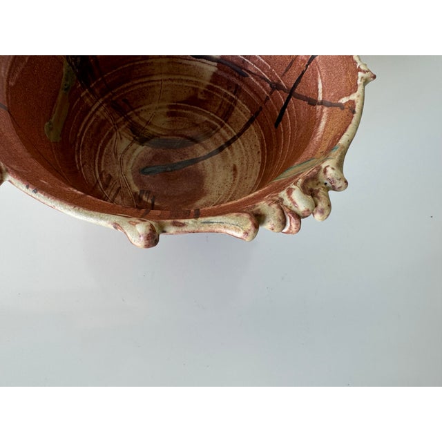 Brown 80's Vintage M. Polenberg Art Pottery Bowl With Sculpted Rim and Abstract Design Interior For Sale - Image 8 of 12