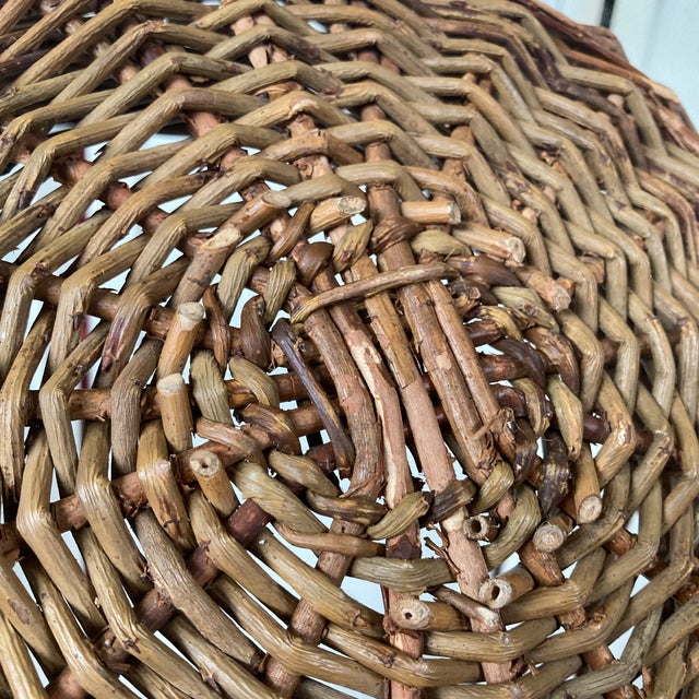Early 20th Century French-Style Woven Willow Round Gathering Basket For Sale - Image 11 of 12