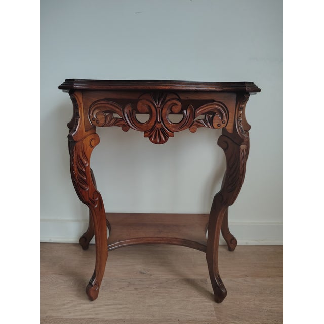 1930s Vintage 1930s Petite French Provincial Carved Console Table by Eureka Parlor Mfg. Co. For Sale - Image 5 of 10