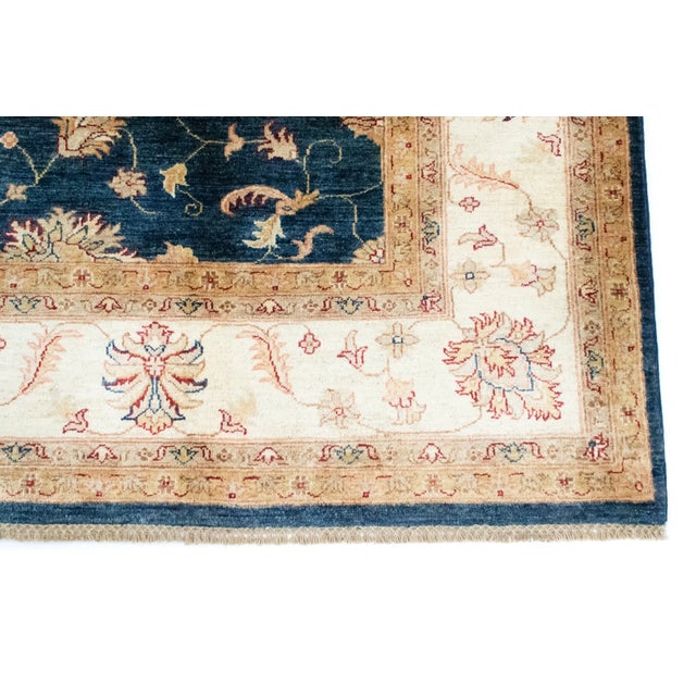 Middle Eastern Rug in Wool For Sale - Image 5 of 11