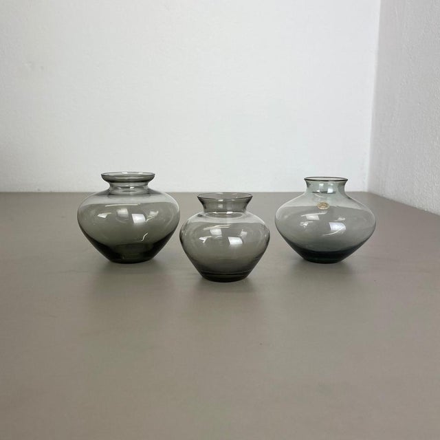 Article: Set of three Turmaline vases heart vases Producer: WMF, Germany Design: Prof. Wilhelm Wagenfeld Bauhaus Decade:...