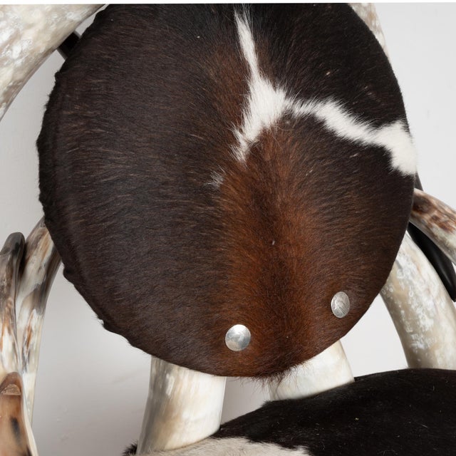 20th Century Set (5) of Horn and Hide Armchairs, Ottomans and Side Table For Sale - Image 6 of 12