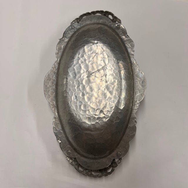 Silver 1960s Hammered Aluminum Tulip Tray For Sale - Image 8 of 8