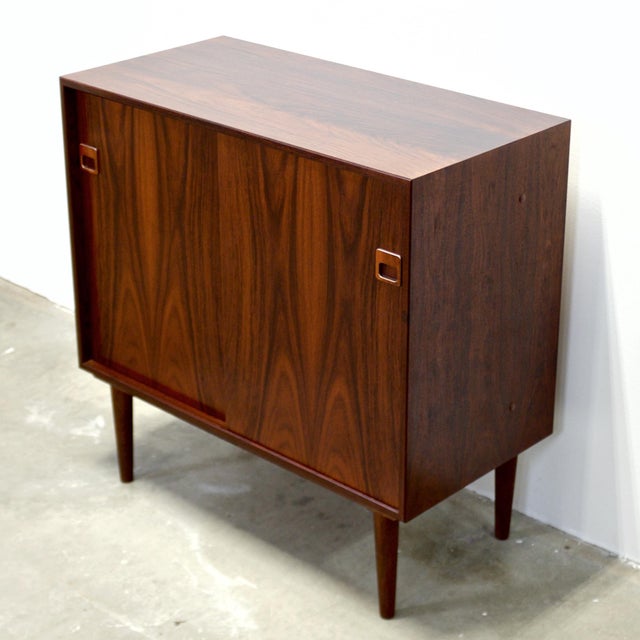 Mid-Century Modern 1950s Hjørnebo Møbelfabrik “Hjørnebo System” Rosewood Cabinet / Small Sideboard For Sale - Image 3 of 7