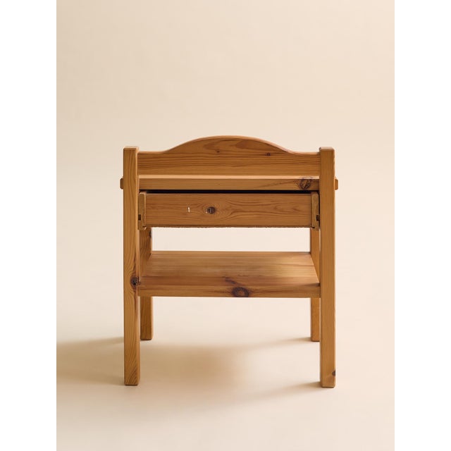 1950s The Pair of Vintage Small Pine Side Tables For Sale In Chicago - Image 6 of 11