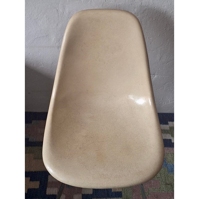 Early DSX Chair in Fiberglass by Charles and Ray Eames for Herman Miller, 1950s For Sale - Image 5 of 14
