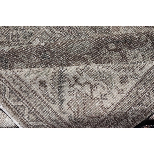 Antique Persian Sultanabad Rug With Medallion Design in Soft Gray 10'1 X 13'5 For Sale - Image 10 of 11