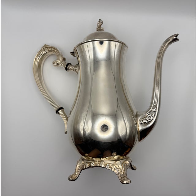 Oneida Du Maurier Silver Plate Coffee Pot & Teapot Set / Pitchers Ornate Vintage For Sale - Image 12 of 18
