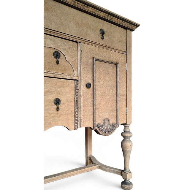 Wood Early 1900s Tiger Oak Sideboard With Scalloped Apron and Turned Legs For Sale - Image 7 of 10