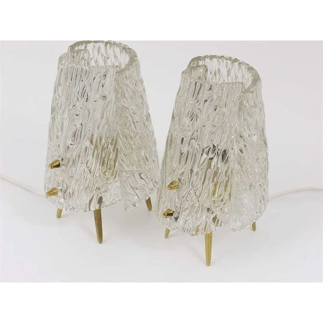 Kalmar Mid-Century Brass & Textured Glass Table Lamps attributed to J. T. Kalmar for Kalmar, Austria, 1950s, Set of 2 For Sale - Image 4 of 11