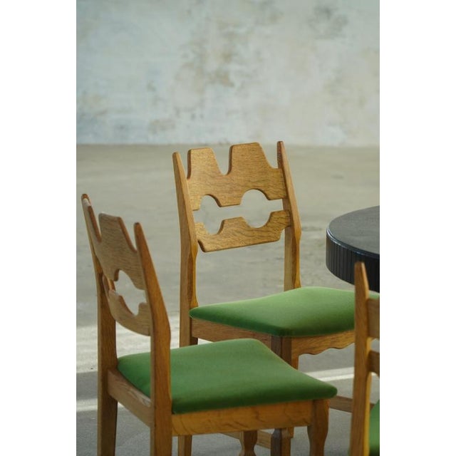 1960s Vintage Razorblade Chairs in Oak and Green Mohair by Henning Kjærnulf, 1960s, Set of 6 For Sale - Image 5 of 18