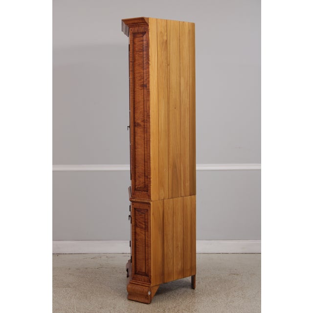 David Smith Tiger Maple 2 Piece Country Corner China Cabinet For Sale - Image 14 of 18