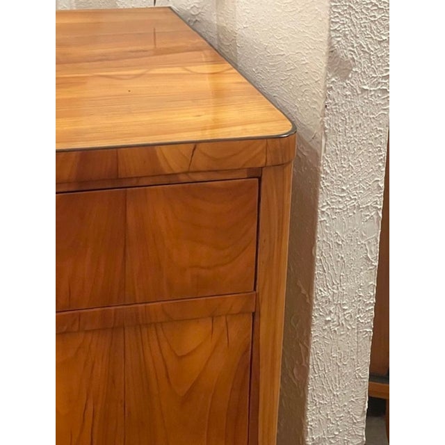 19th Century Fine 19th C German Biedermeier Walnut Commode For Sale - Image 5 of 10