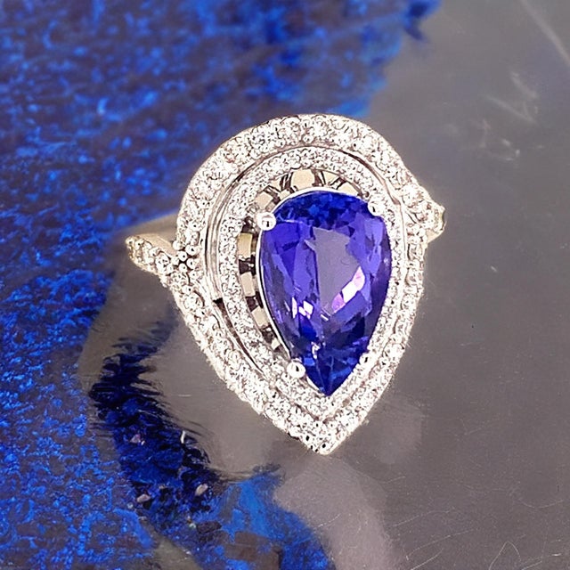 2010s Natural Tanzanite Diamond Ring 14k Gold 4.54 TCW GIA Certified For Sale - Image 5 of 12